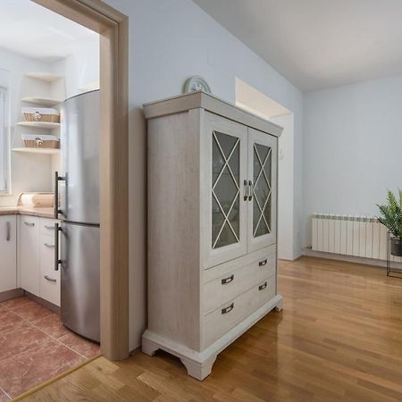 Apartment Melarnian Near The Beach In أوماغ المظهر الخارجي الصورة