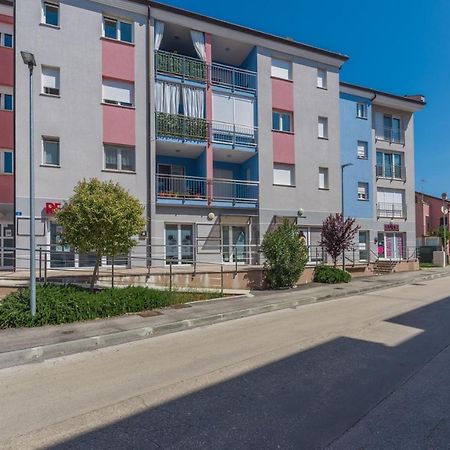 Apartment Melarnian Near The Beach In أوماغ المظهر الخارجي الصورة