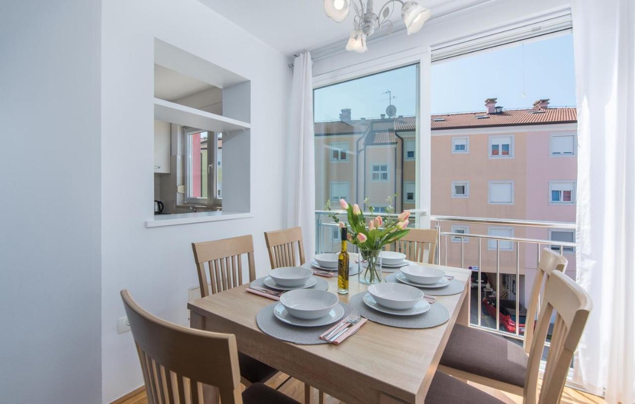 Apartment Melarnian Near The Beach In أوماغ المظهر الخارجي الصورة
