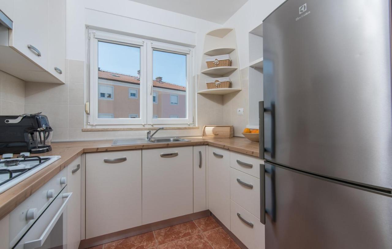 Apartment Melarnian Near The Beach In أوماغ المظهر الخارجي الصورة